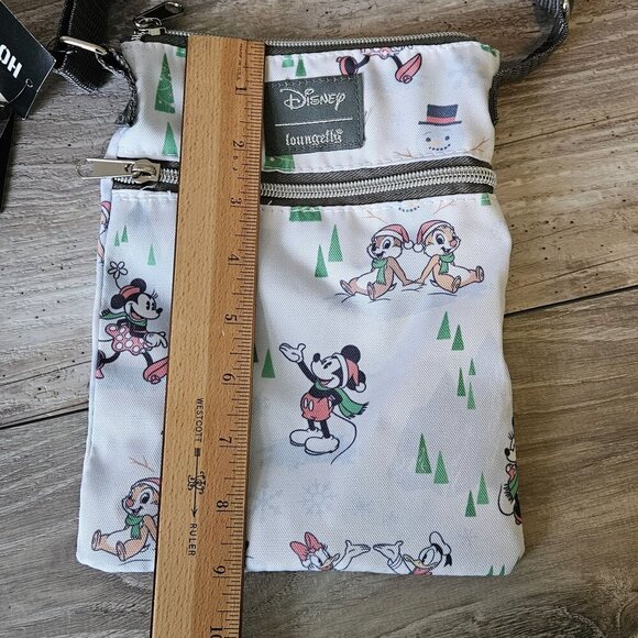 Disney Loungefly Mickey & Friends 4Holiday White Crossbody Bag Passport Purse - Picture 9 of 14